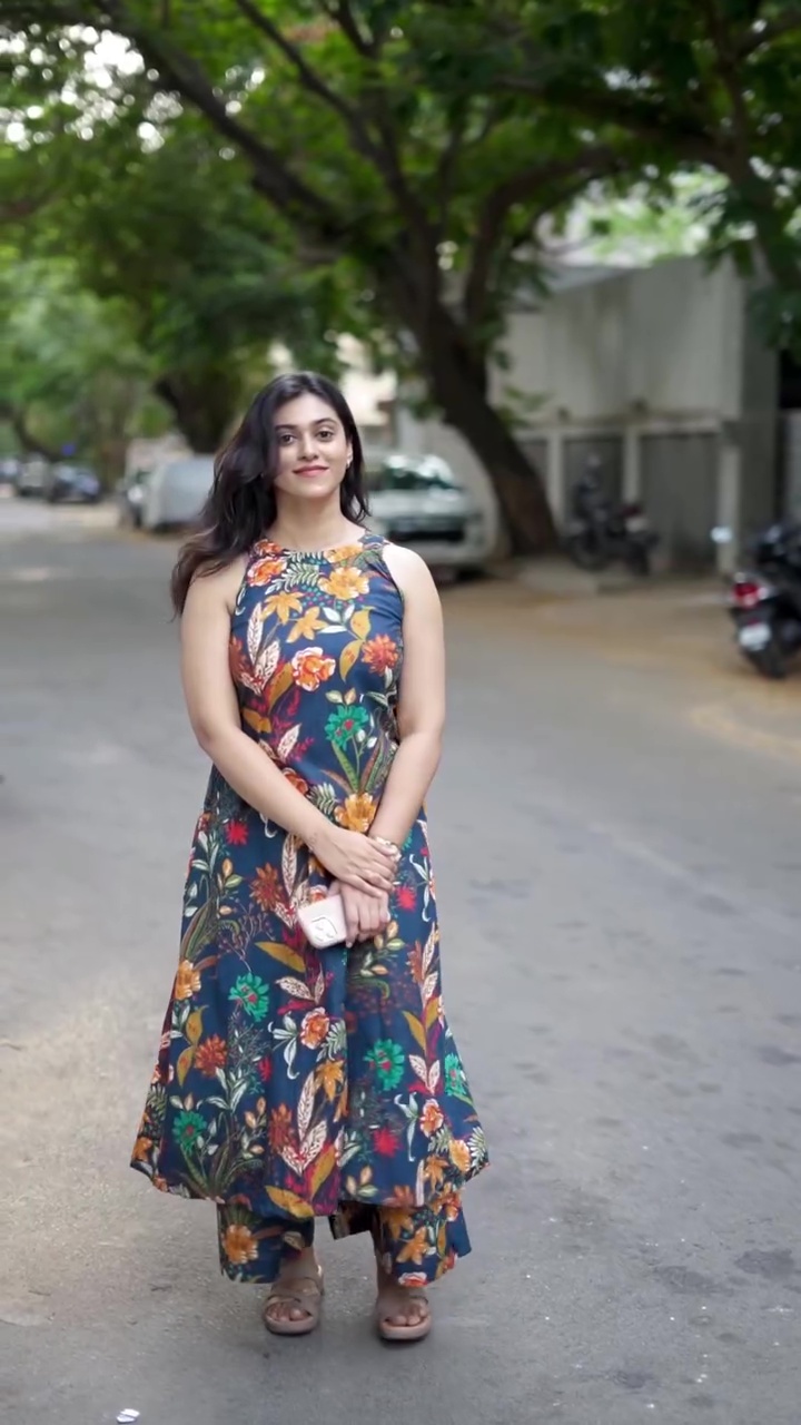 Women’s Floral Printed Sleeveless Kurta Pant Set | Trendy Casual & Ethnic Wear for Women
