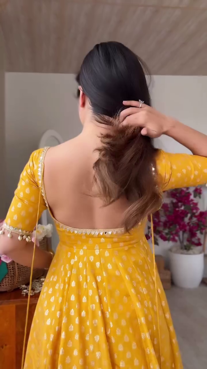 💛 Women’s Elegant Yellow Anarkali Kurta Set 💛
