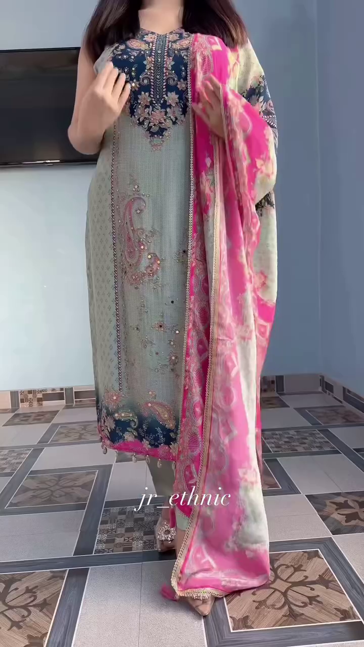 💖 Women’s Premium Floral Printed Straight Kurta Set 💖