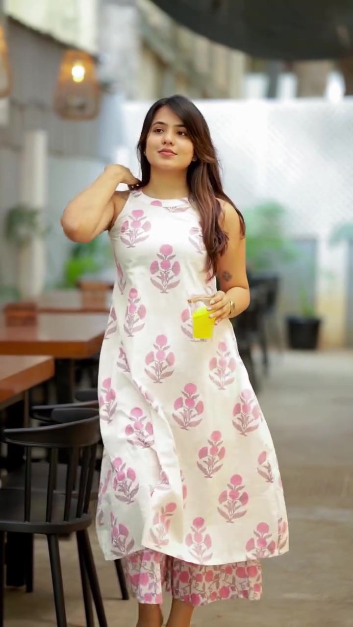 Women’s Floral Printed Sleeveless Kurta Pant Set | Elegant Casual & Ethnic Wear for Women